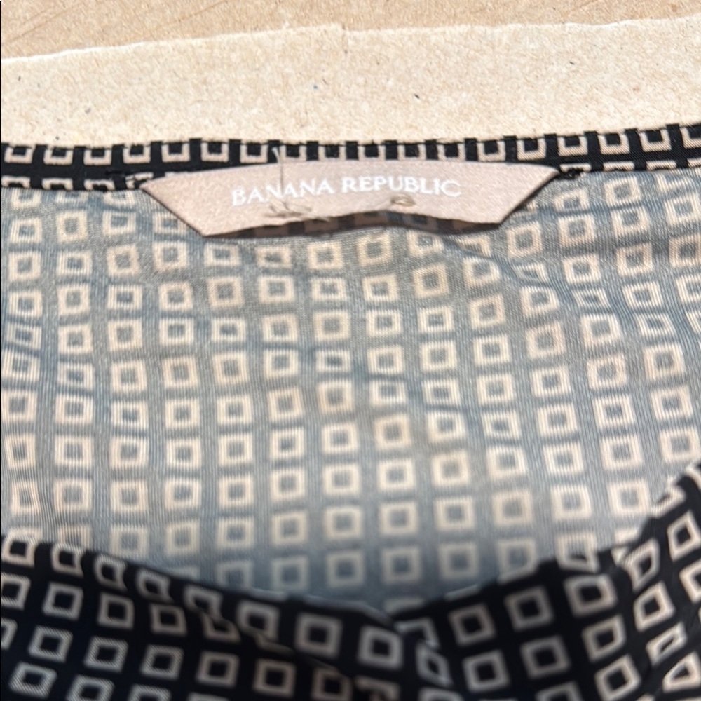 Banana Republic Factory Geometric Sleeveless Top - Picture 3 of 7